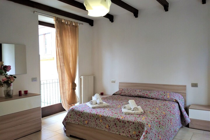 Room 3 of 21