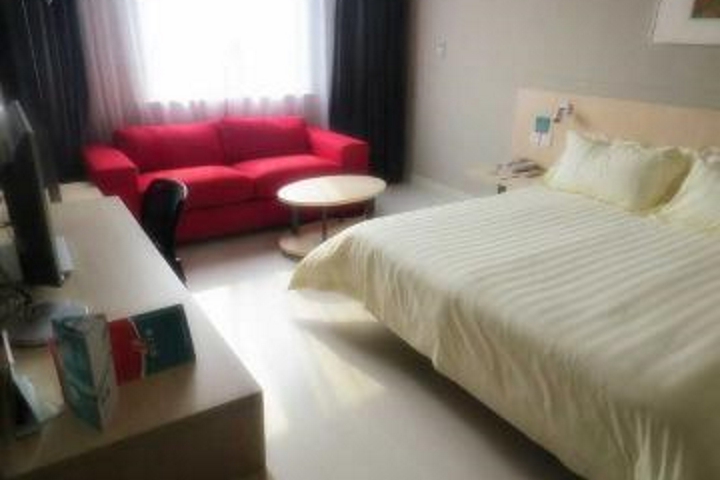 Room 2 of 9
