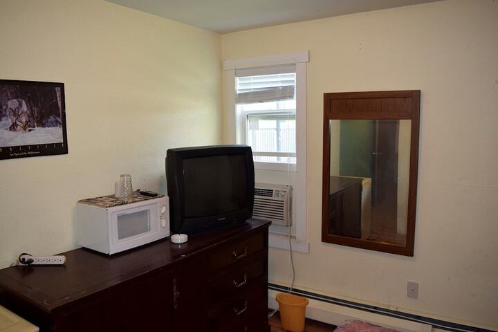 Room 10 of 16