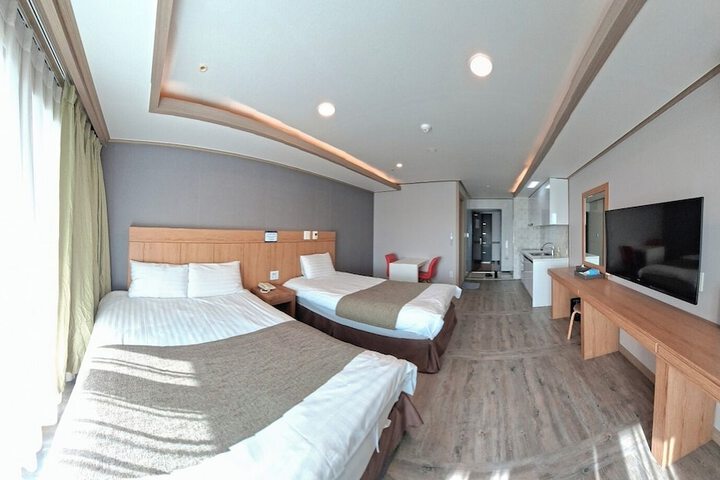 Room 15 of 61