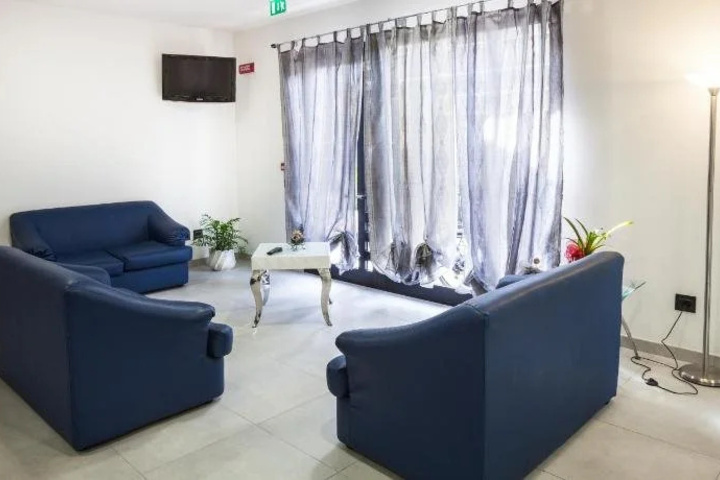 Room 2 of 20