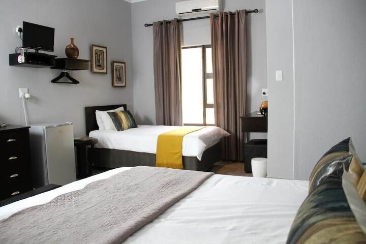 Room 10 of 96
