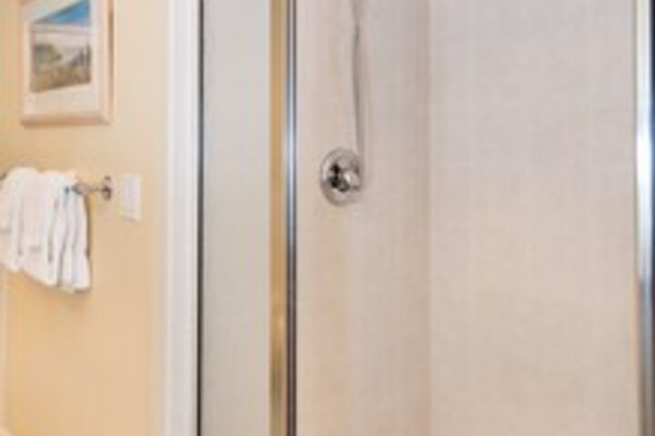 Room 6 of 23