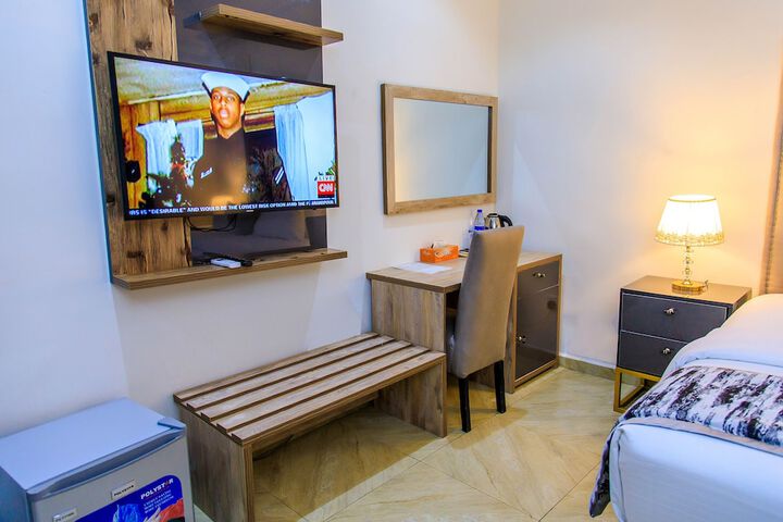Room 14 of 26