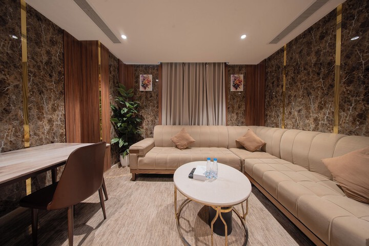 Room 30 of 53