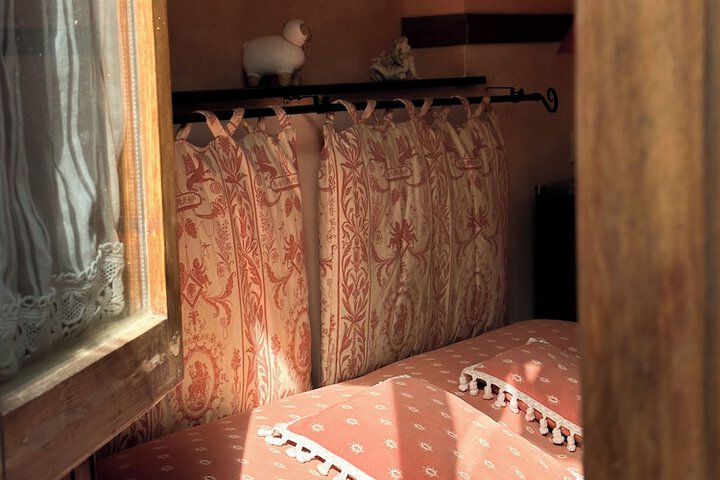 Room 32 of 100