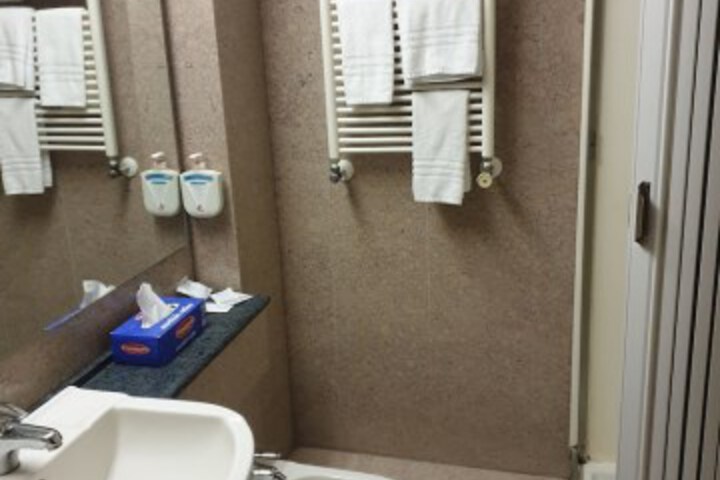 Room 25 of 47