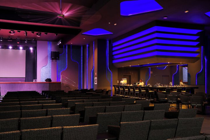 Lounge 191 of 223