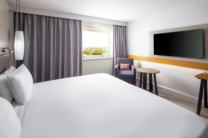 Room 40 of 123