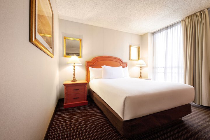 Deluxe Room 2 Queen Beds (10 of 19)