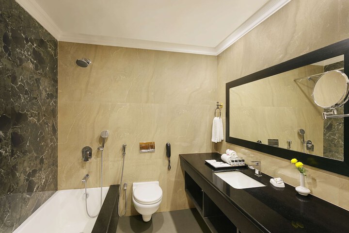 Room 12 of 30