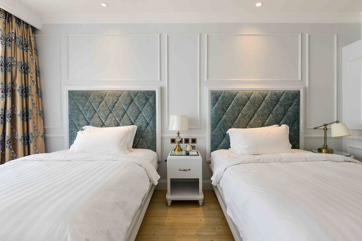 Room 7 of 195