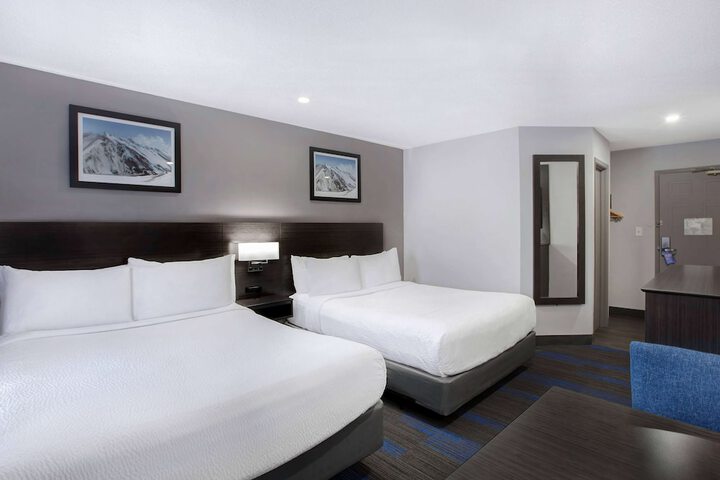 Room 21 of 38