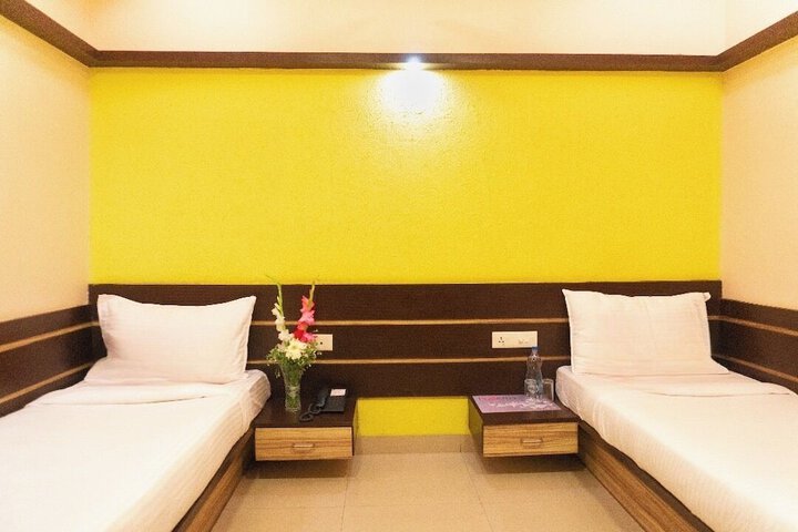 Room 3 of 7