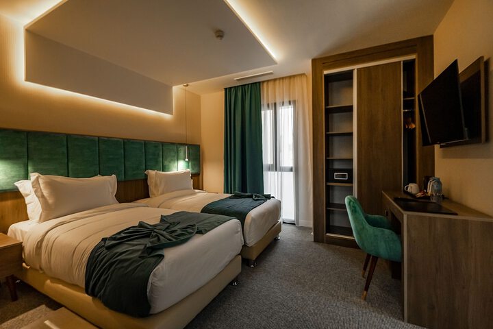 Room 10 of 31