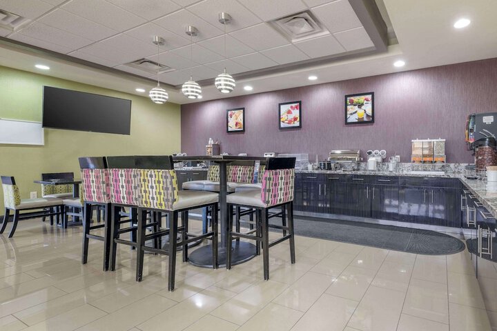 Breakfast/Coffee Service 62 of 73