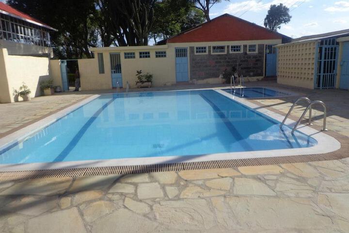 Pool 16 of 30