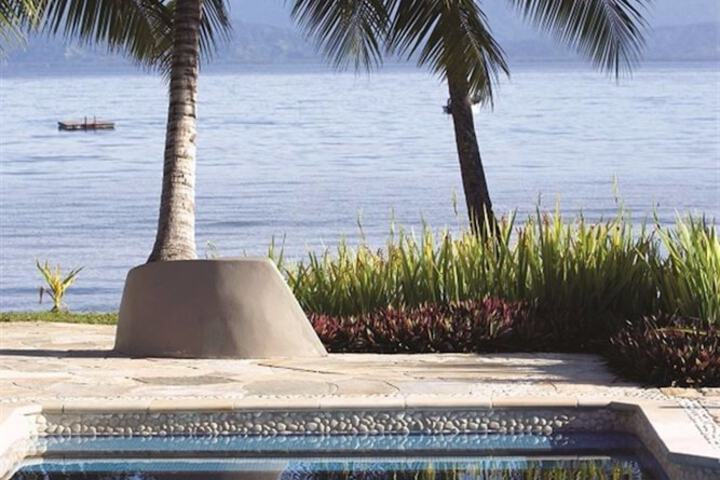 Hotel with Pool