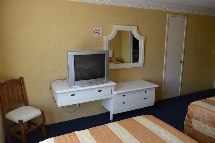 Room 6 of 21