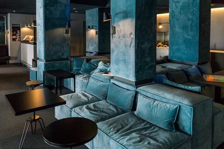 Entrance & Lobby