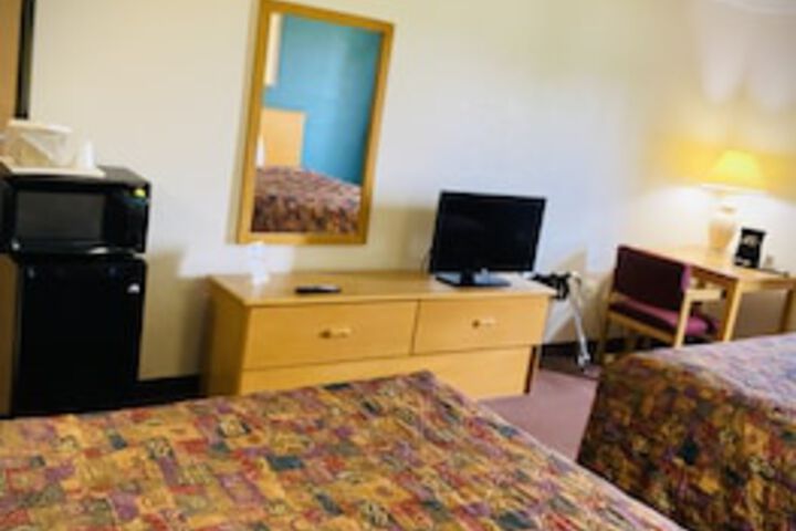 Room 10 of 93