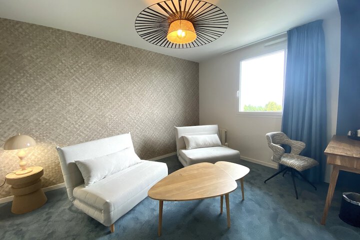 Room 6 of 52
