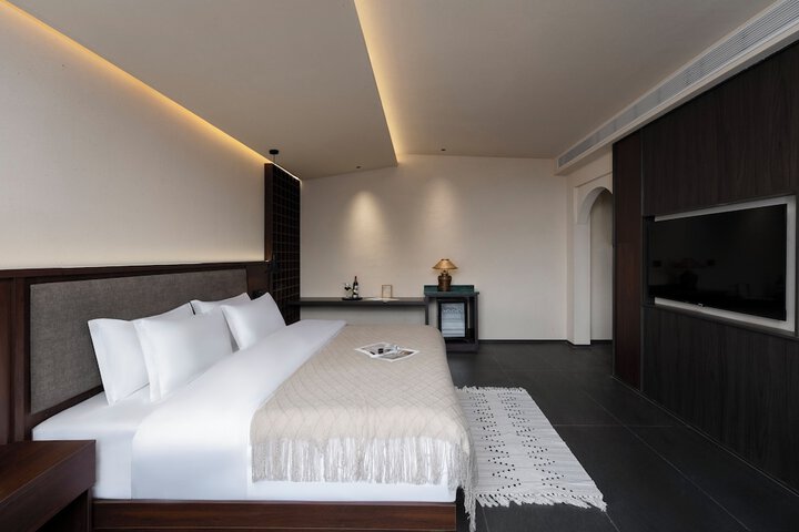 Room 25 of 60