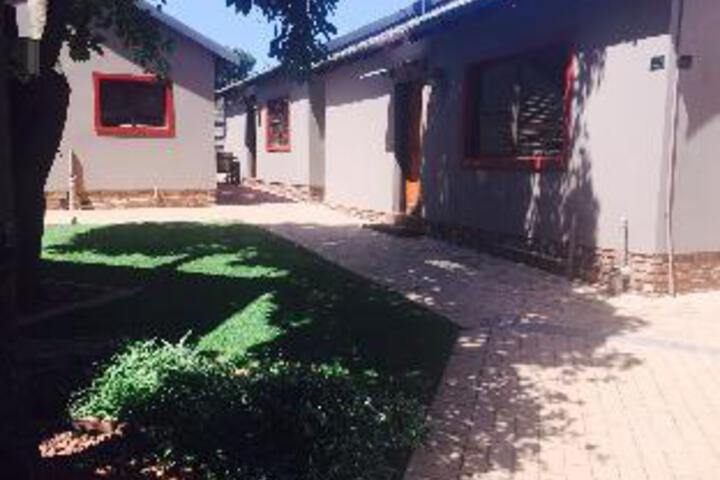Hotel Exterior 6 of 23