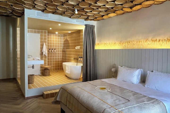 Room 17 of 108