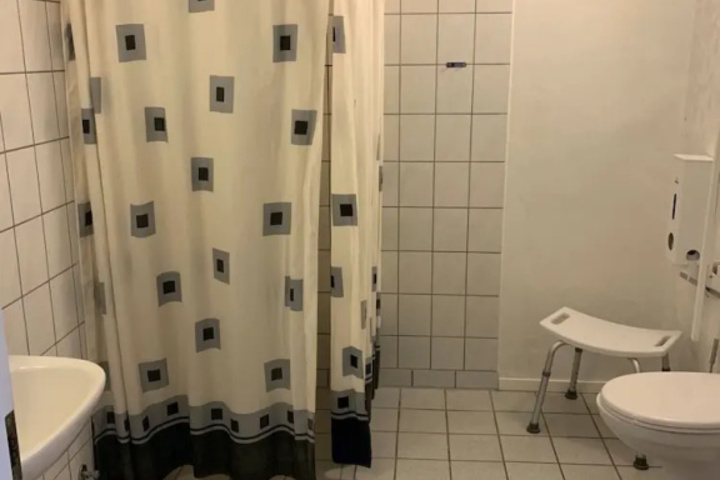 Room 8 of 13