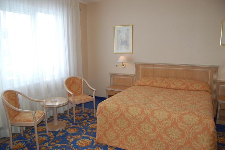 Room 11 of 59