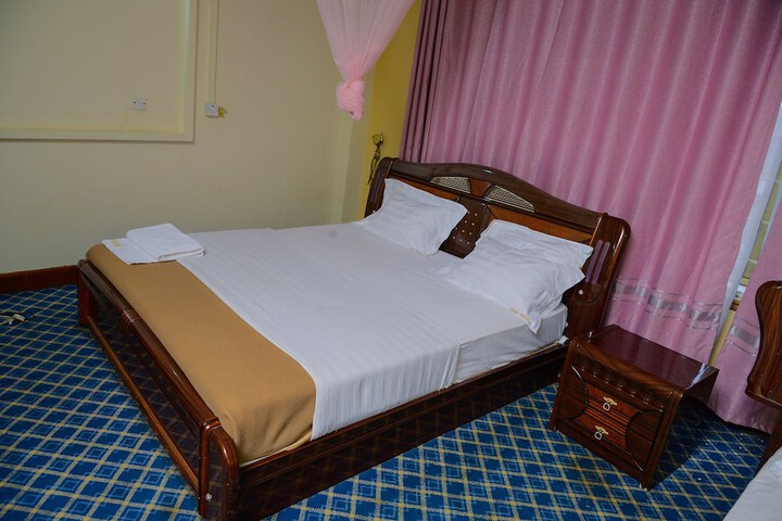 Room 15 of 34