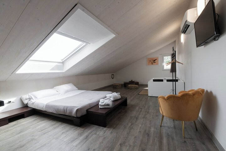 Room 10 of 112