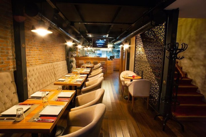 Lounge 21 of 22