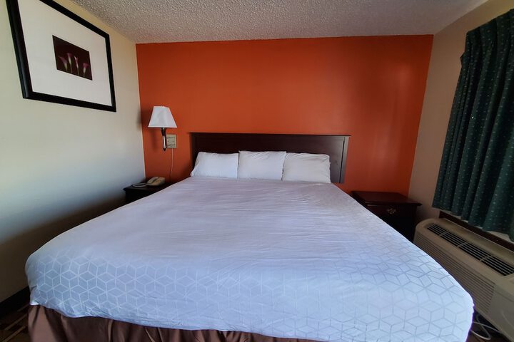 Comfort King Bed (4 of 4)