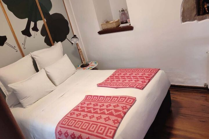 Room 16 of 28
