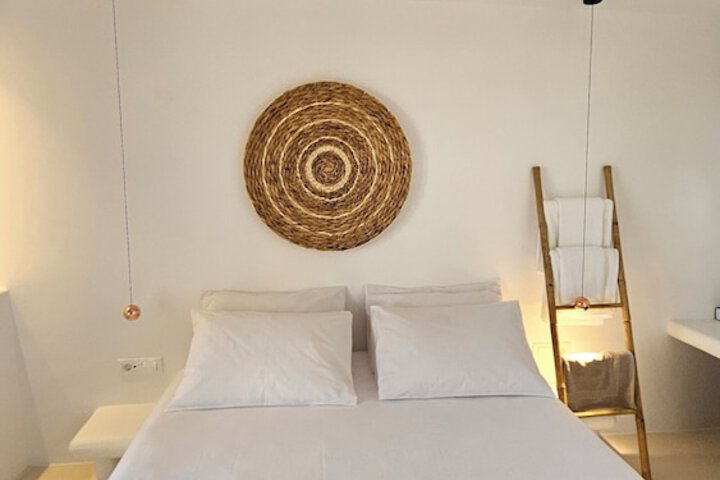 Room 6 of 113