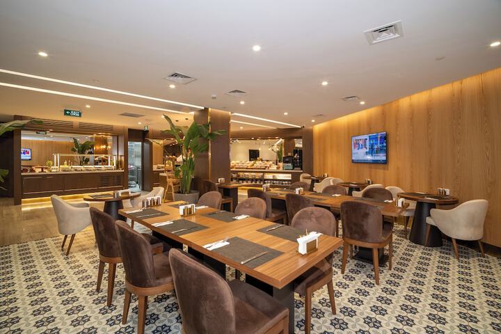 Dining 142 of 170