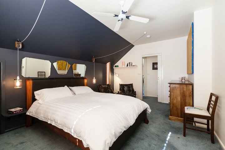 Room 3 of 42