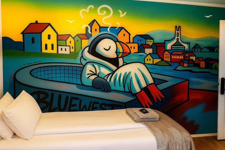 Room 6 of 36