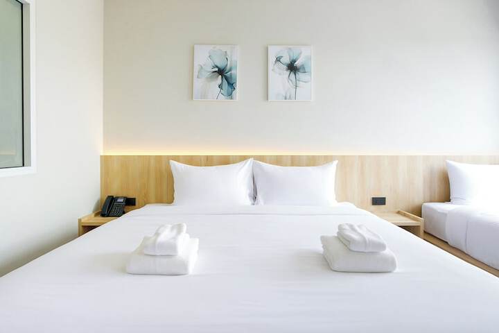 Room 25 of 39