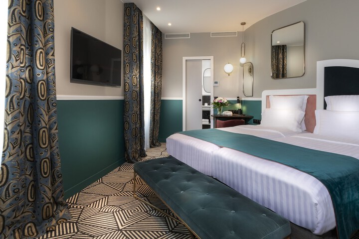 Room 10 of 46
