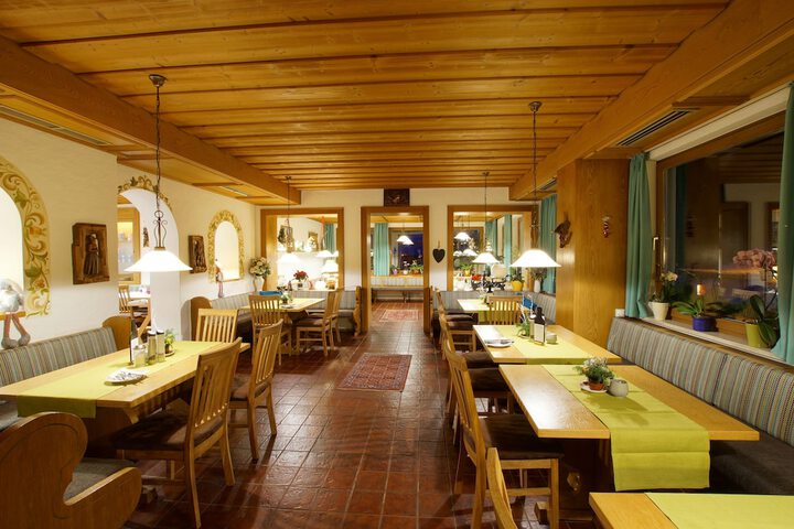 Dining 58 of 74
