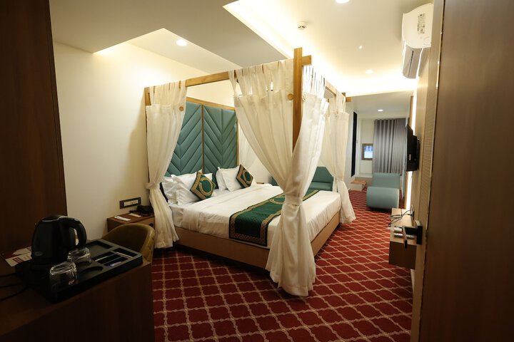 Room 44 of 62