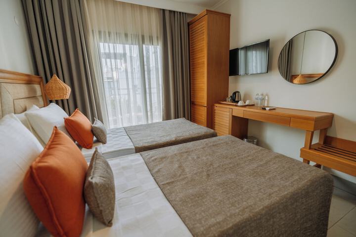 Room 33 of 138
