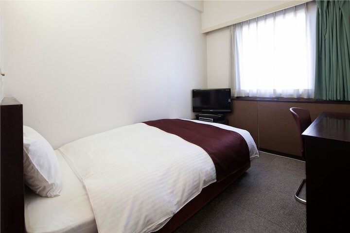 Room 25 of 122