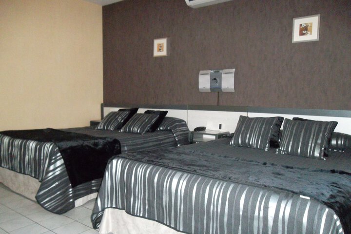 Room 6 of 143