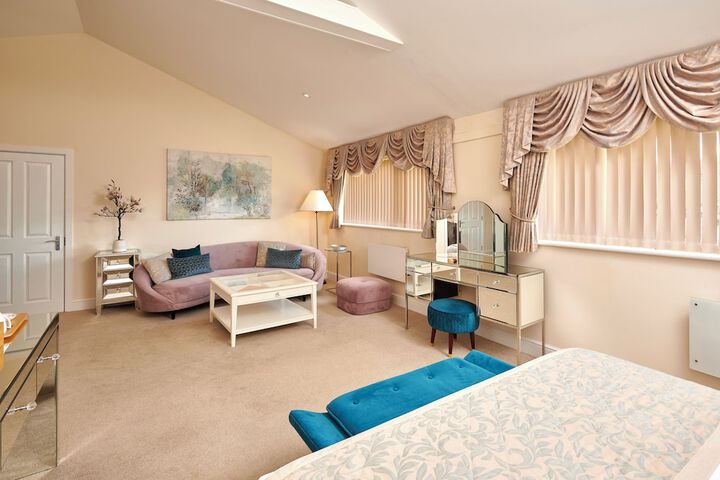 Room 10 of 36