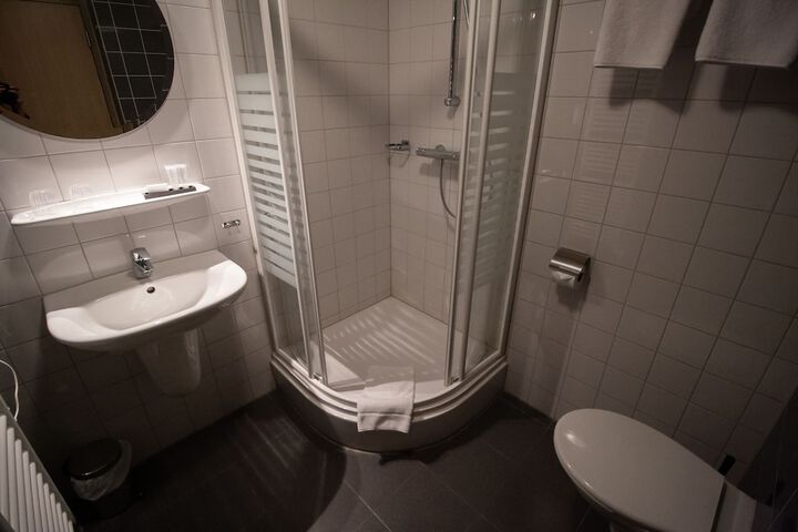 Room 20 of 38