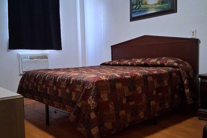 Room 15 of 34